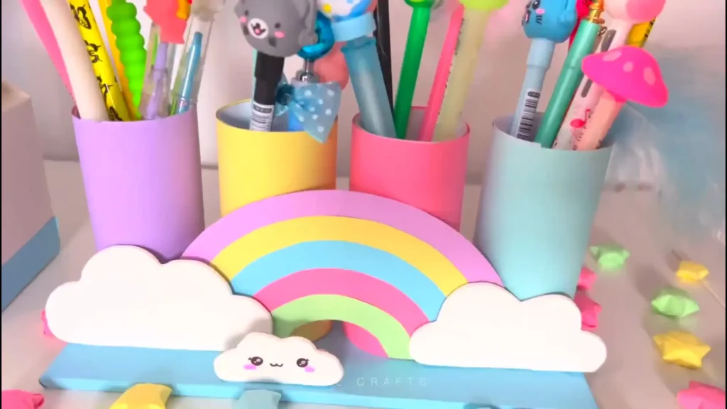 آموزش ساخت کاردستی جامدادی رومیزی دخترانه کیوت طرح رنگین کمان با استفاده از رول مقوایی دستمال کاغذی رولی و کاغذ رنگی