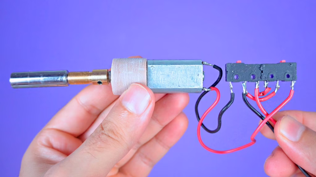 ایده خلاقانه ساخت کاردستی کاربردی پیچ گوشتی برقی دست ساز با لوله pvc در خانه