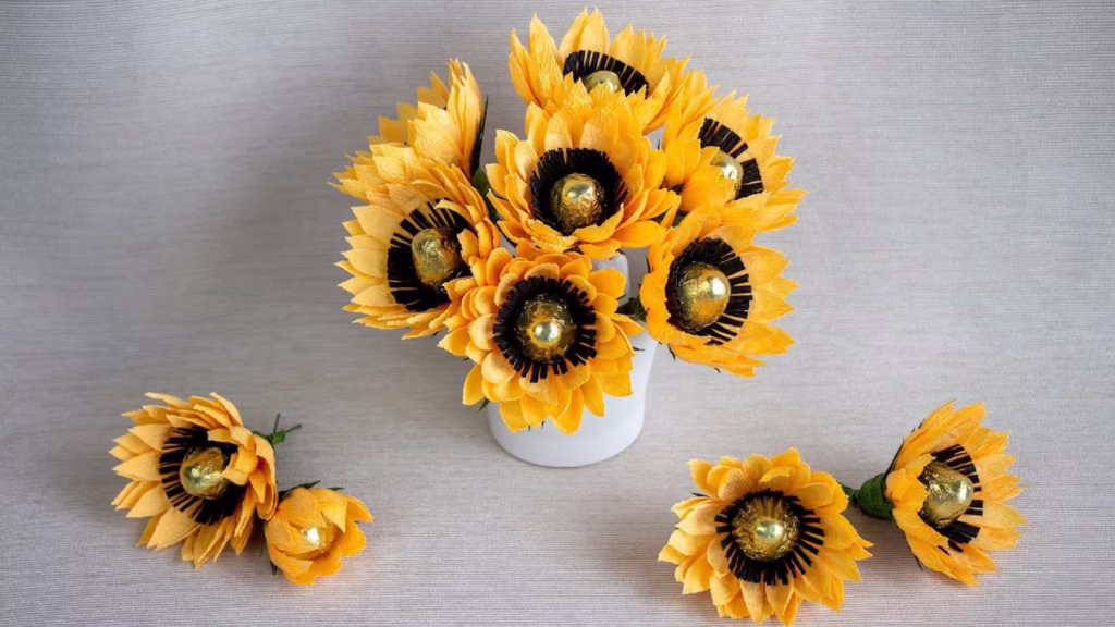 ایده جدید و خلاقانه ساخت کاردستی گل آفتابگردان مصنوعی با استفاده از شکلات و کاغذ کرپ در خانه