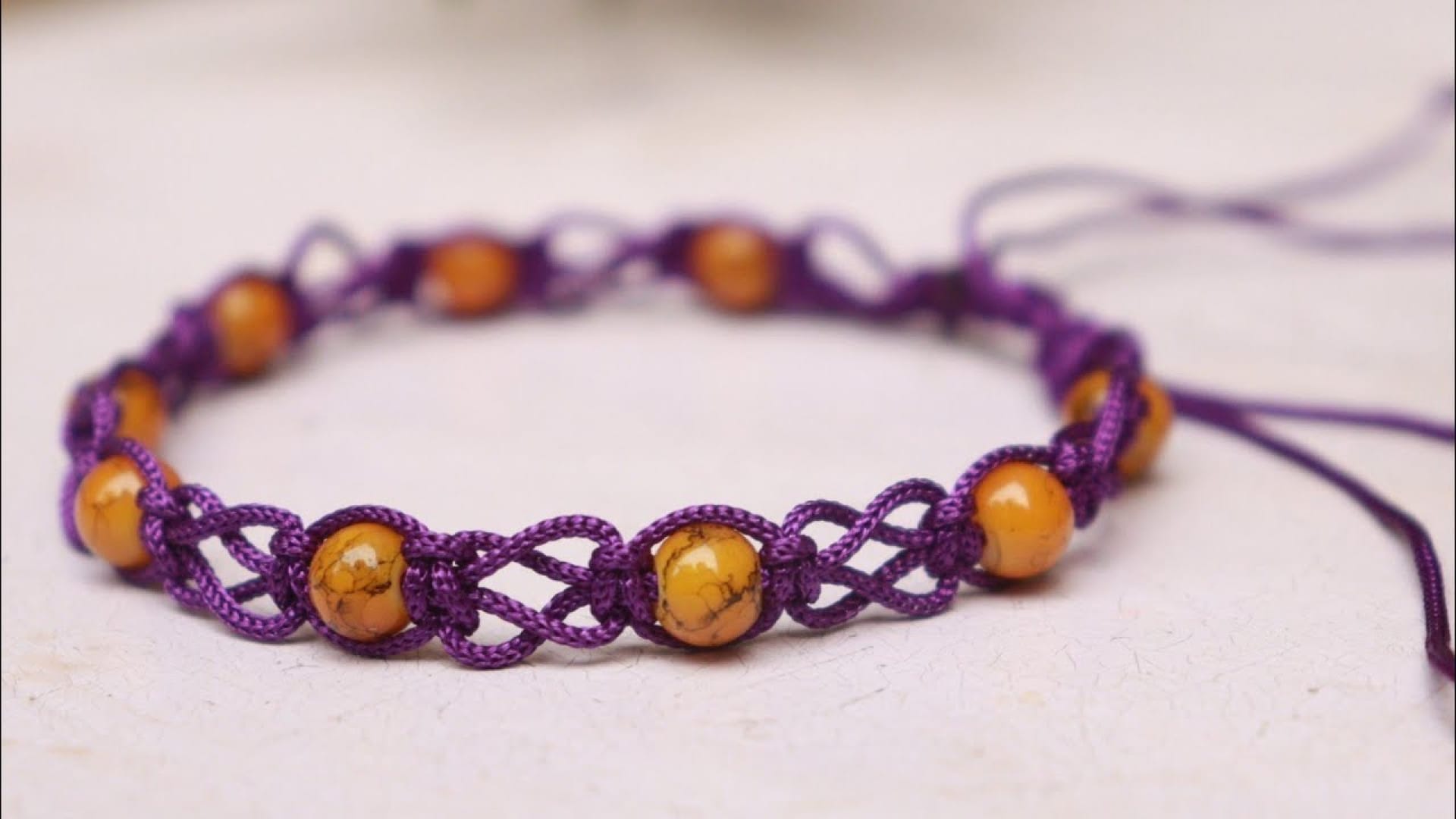 آموزش بافت دستبند مکرومه زیبا و خلاقانه با نخ مکرومه بافی در خانه