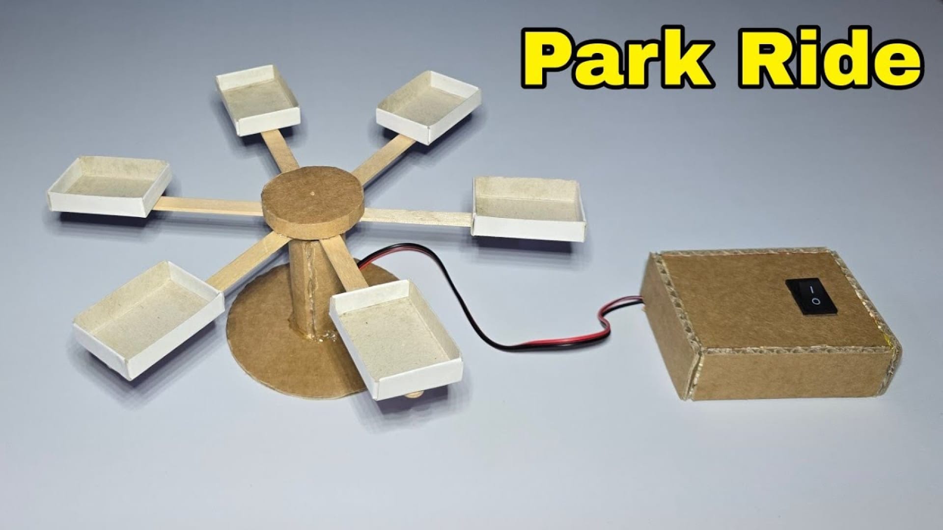 ایده خلاقانه برای ساخت کاردستی چرخ و فلک با مقوا بازیافتی