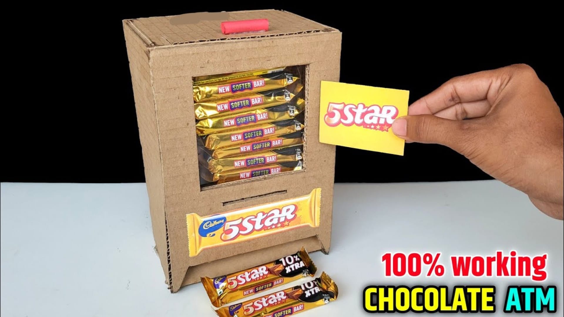 آموزش گام به گام ساخت کاردستی خلاقانه دستگاه فروش شکلات با مقوا بازیافتی در خانه