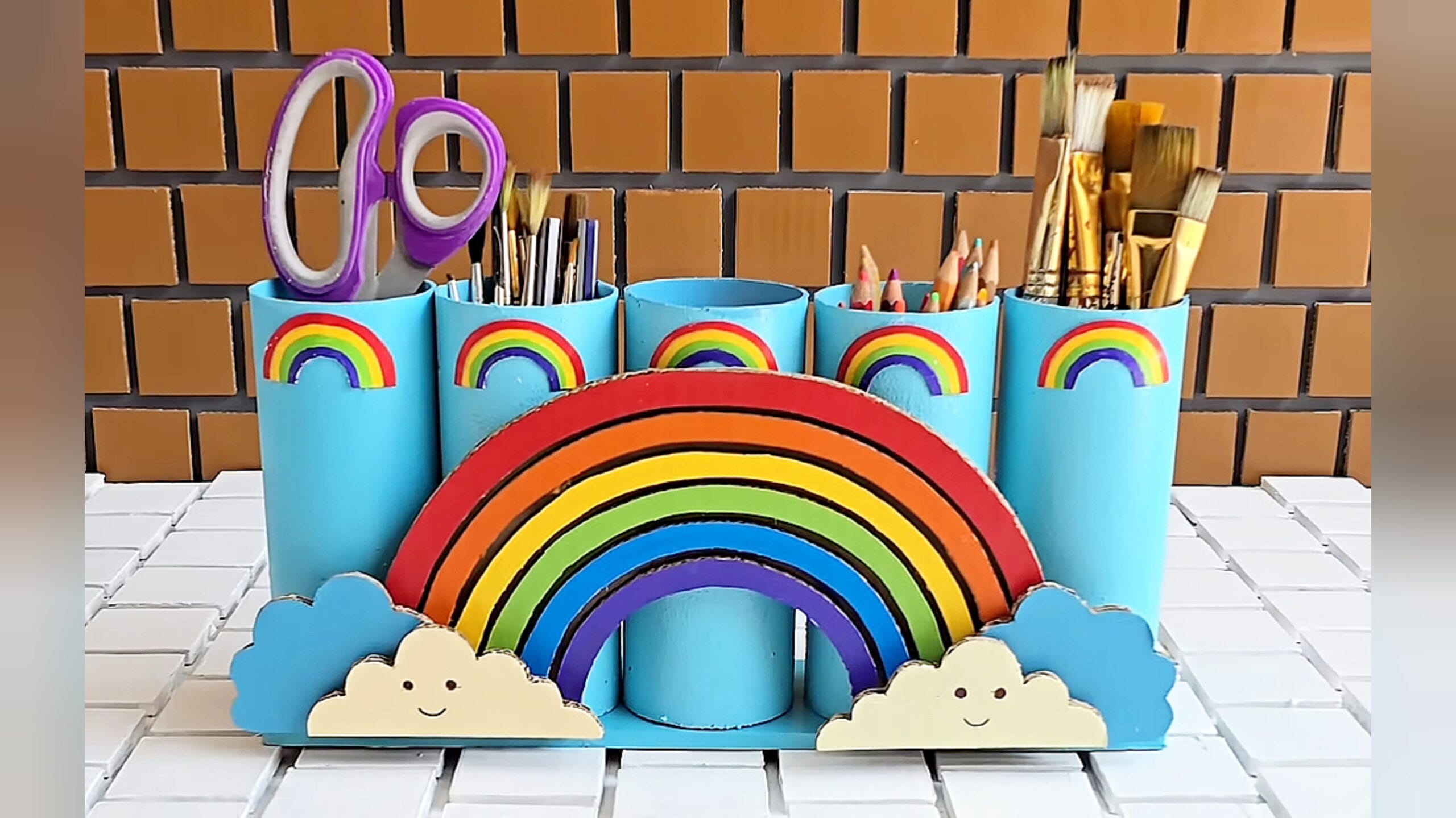 آموزش ساخت کاردستی جامدادی زیبا و فانتزی مناسب برای کودکان با مقوا در خانه