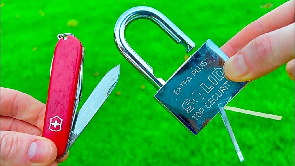 آموزش ۳ ترفند برای باز کردن قفل در شرایط اضطراری
