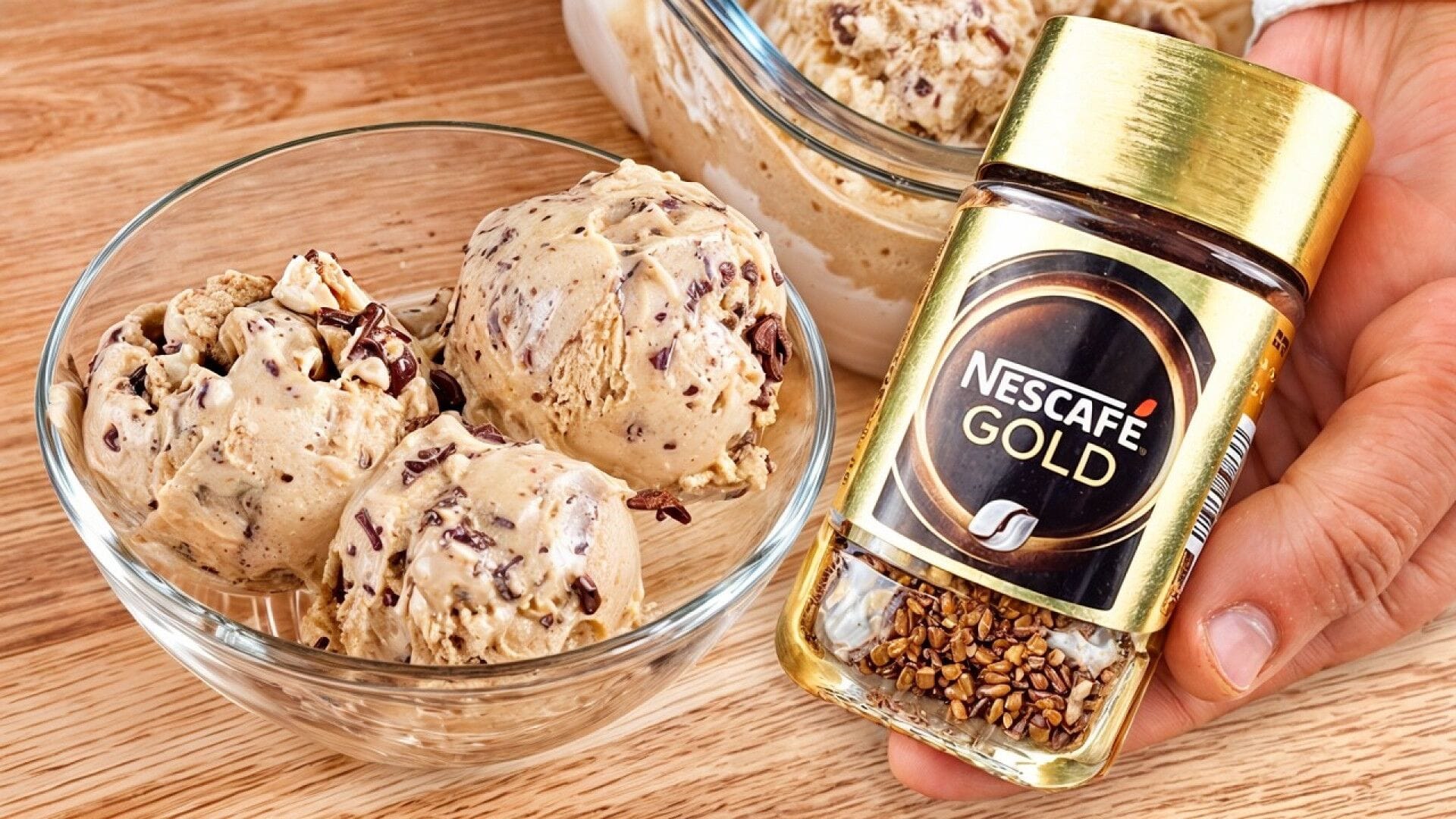 آموزش طرز تهیه دسر مخصوص تابستان؛ بستنی خانگی نسکافه گلد برای پذیرایی و مهمانی