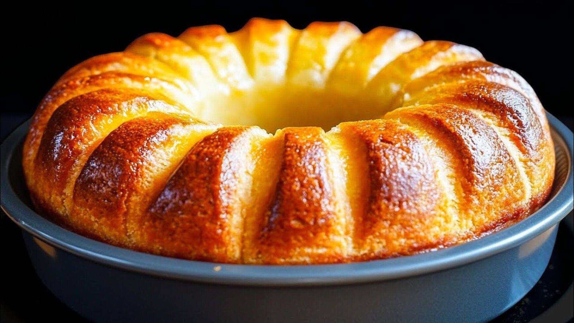 کیک فرانسوی خانگی خوشمزه؛ آموزش طرز تهیه کیک خوشمزه و سریع