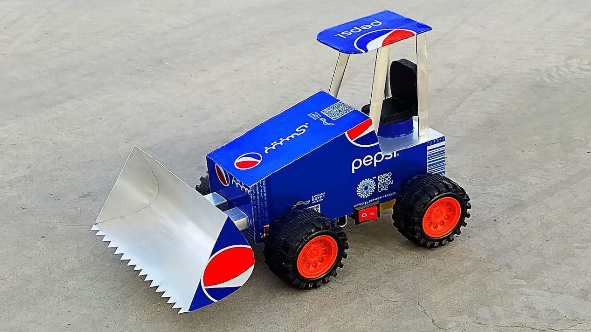 آموزش ساخت لودر با قوطی پپسی | کاردستی بازیافتی آسان و خلاقانه