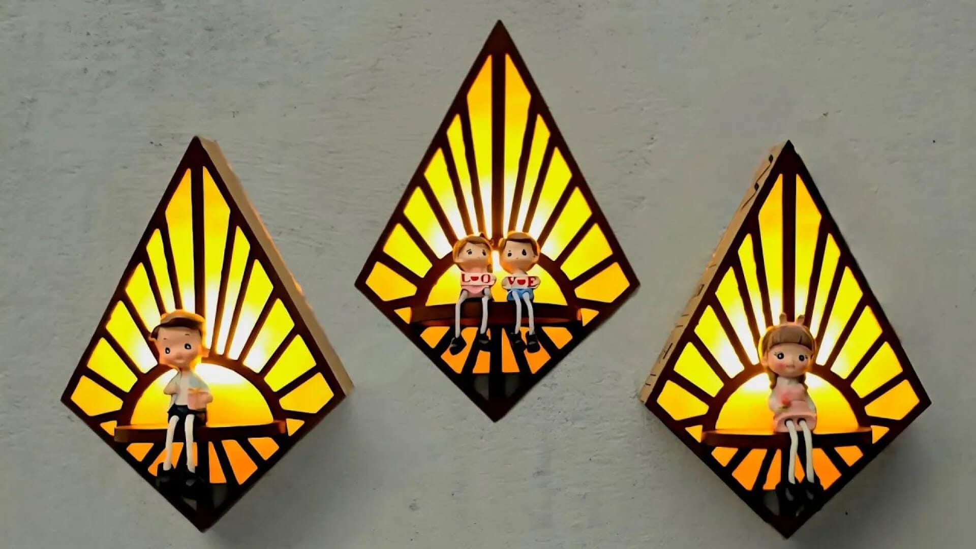 چراغ دیواری فانتزی با نور گرم ساخته شده از مقوا برای دکوراسیون منزل