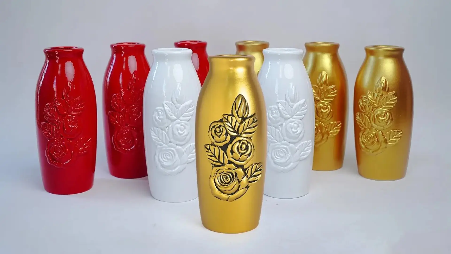 گلدان گچی ساخته شده از بطری پلاستیکی با طرح گل رز برجسته